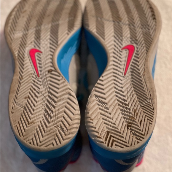 Nike Hyperfuse Sz 13 Wolfgrey/Pinkberry/Dynamic Blue - Picture 3 of 3